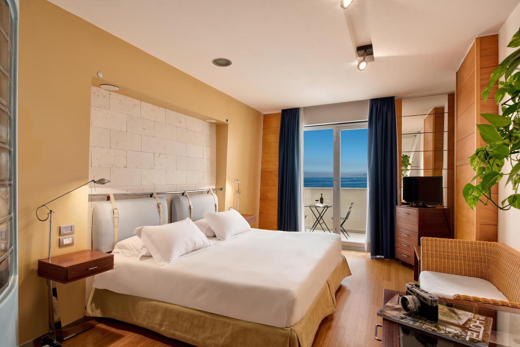 Standard Double or Twin Room with Sea View,1703547037:JPEG